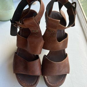 Stuart Weitzman brown leather platform sandals